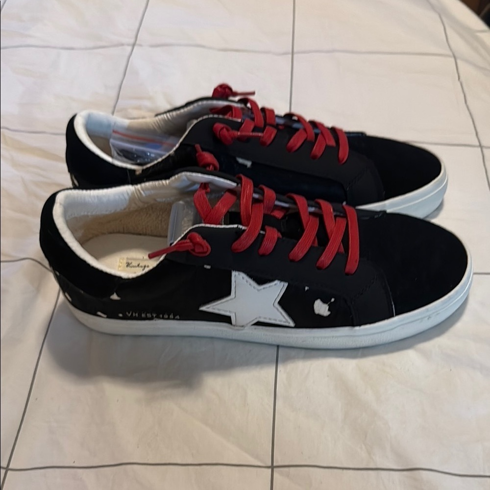 Vintage Havana Black and White Star Sneakers with Red Laces Size 8.5 - Picture 3 of 8